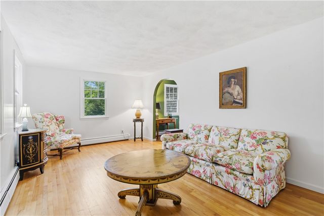 808 Ten Rod Road, Exeter, RI 02822