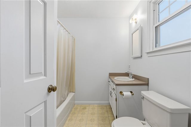 808 Ten Rod Road, Exeter, RI 02822