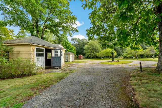 808 Ten Rod Road, Exeter, RI 02822