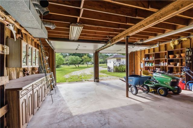808 Ten Rod Road, Exeter, RI 02822
