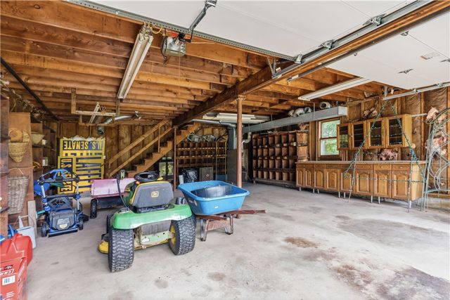 808 Ten Rod Road, Exeter, RI 02822