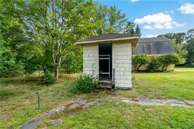 808 Ten Rod Road, Exeter, RI 02822
