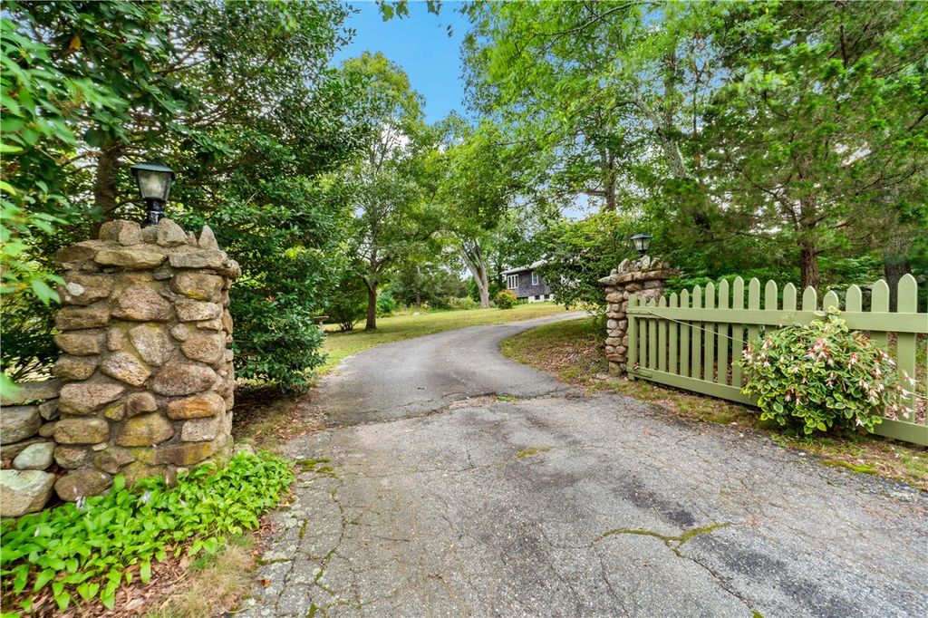 808 Ten Rod Road, Exeter, RI 02822