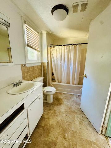 506 N Haughton Street, Williamston, NC 27892