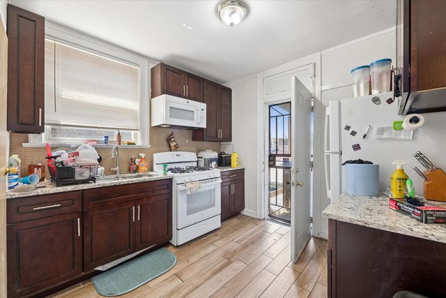 8012 S Honore Street, Chicago, IL 60620