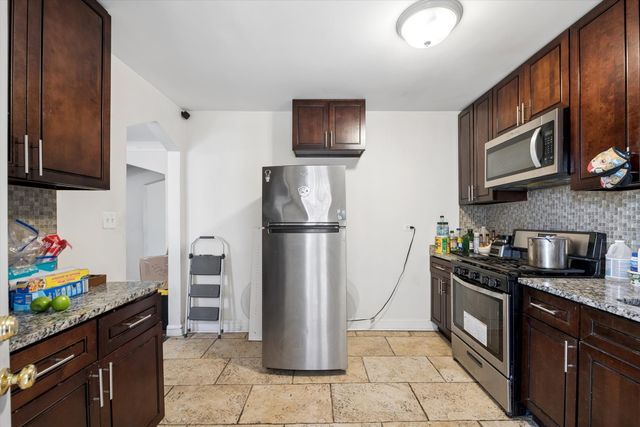 8012 S Honore Street, Chicago, IL 60620