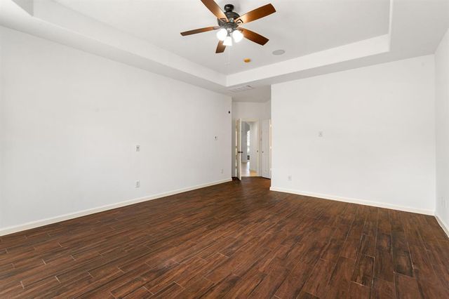 1810 Candle Light Court, Sugar Land, TX 77498