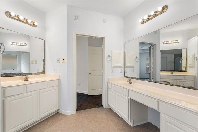 1810 Candle Light Court, Sugar Land, TX 77498