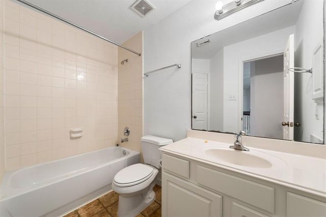 1810 Candle Light Court, Sugar Land, TX 77498