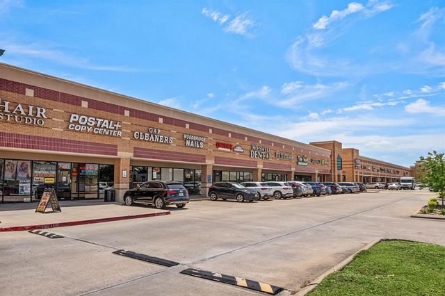 1810 Candle Light Court, Sugar Land, TX 77498
