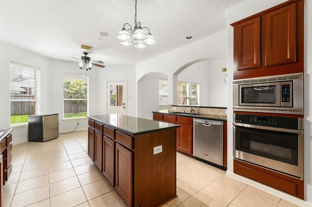 1810 Candle Light Court, Sugar Land, TX 77498