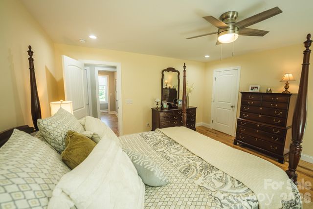 133 Maplewood Court, Hudson, NC 28638