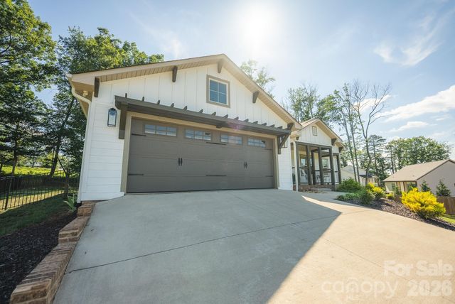 133 Maplewood Court, Hudson, NC 28638