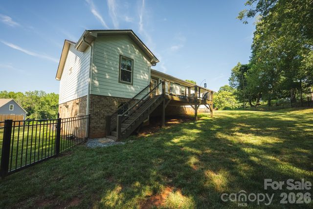 133 Maplewood Court, Hudson, NC 28638