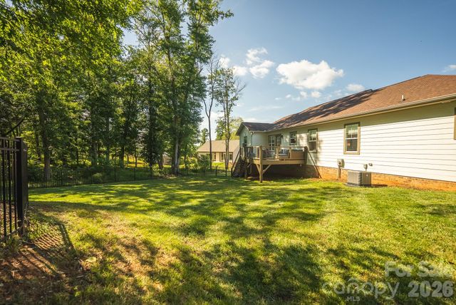 133 Maplewood Court, Hudson, NC 28638