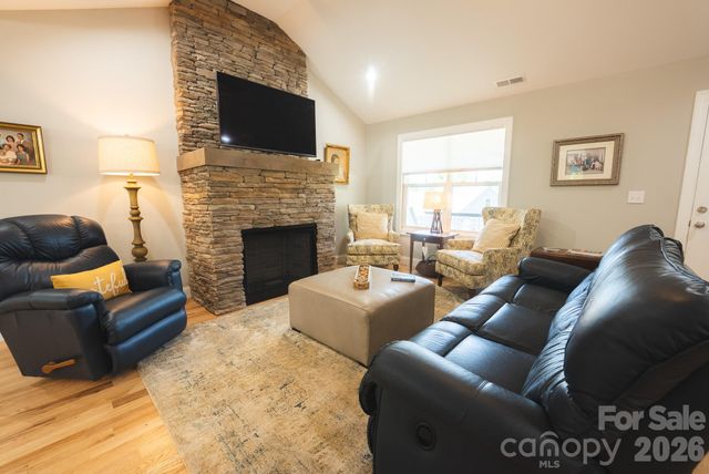 133 Maplewood Court, Hudson, NC 28638