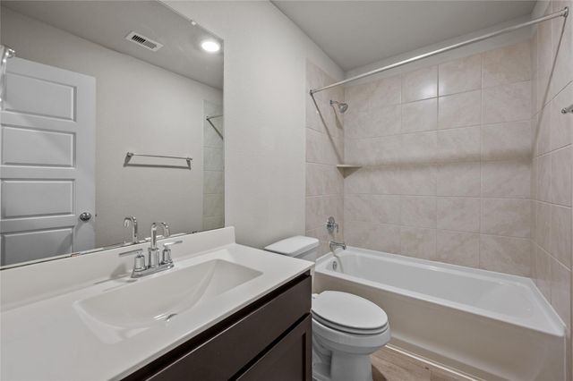 7730 Squall Lane, Baytown, TX 77523