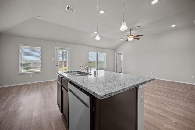 7730 Squall Lane, Baytown, TX 77523