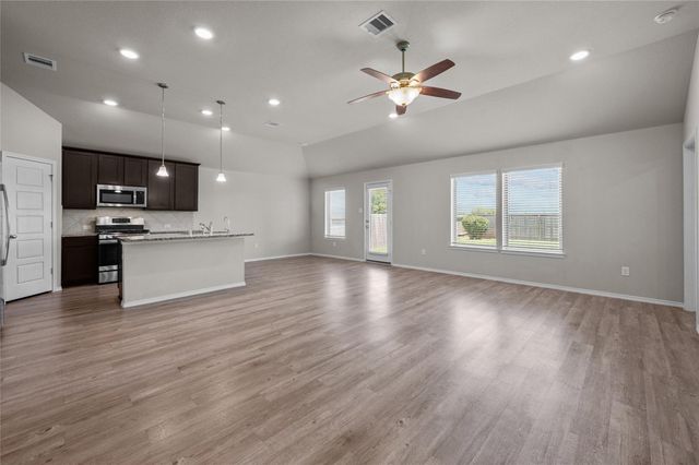 7730 Squall Lane, Baytown, TX 77523