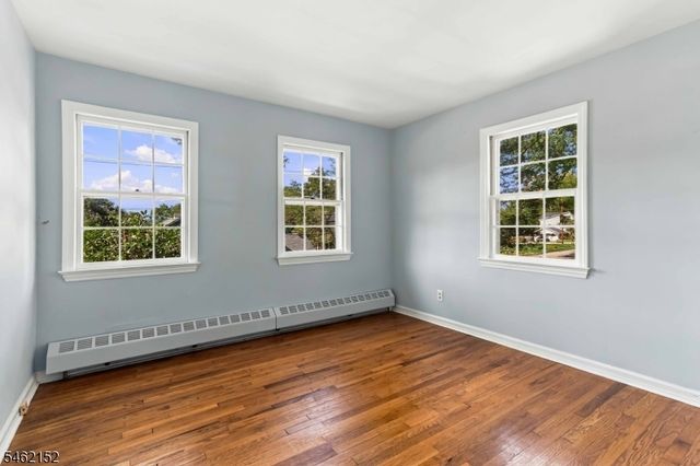 51 Valley View Ter, Wayne Twp., NJ 07470
