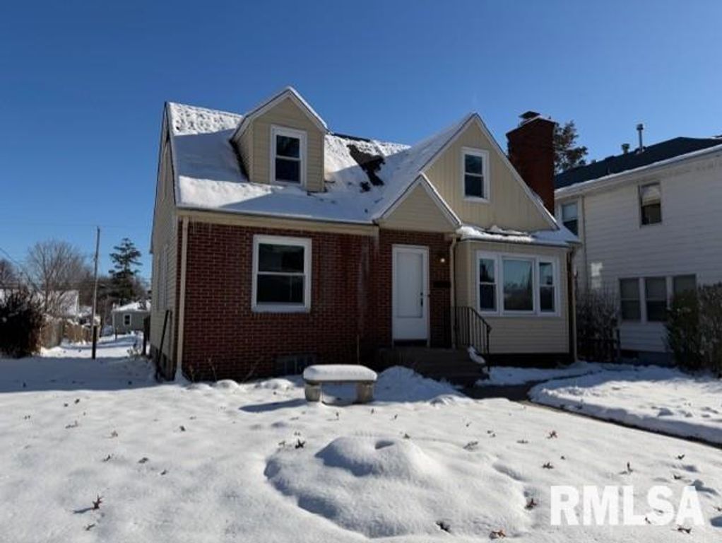 2113 N MARQUETTE Street, Davenport, IA 52804