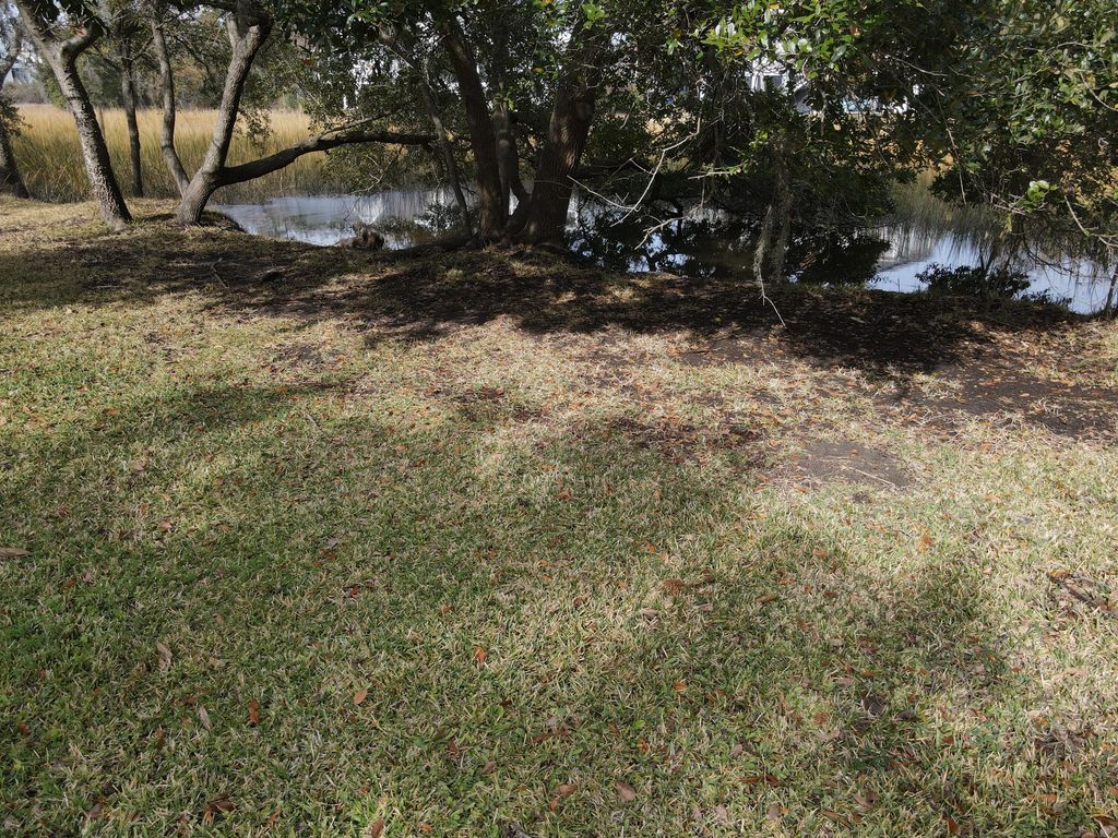 Image 10 of property listing at 1062 Glenshaw Street, North Charleston, SC 29405