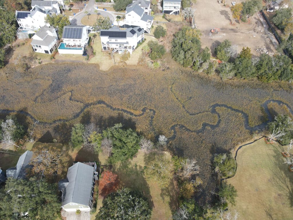 Image 17 of property listing at 1062 Glenshaw Street, North Charleston, SC 29405