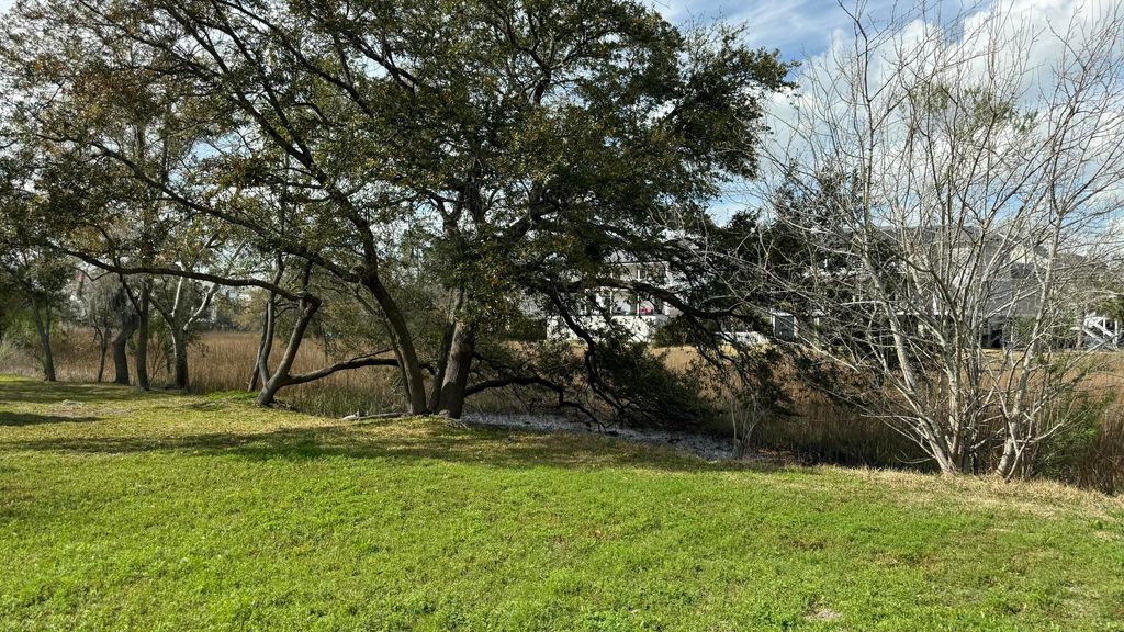 Image 29 of property listing at 1062 Glenshaw Street, North Charleston, SC 29405