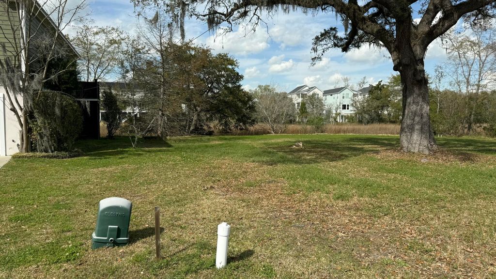 Image 3 of property listing at 1062 Glenshaw Street, North Charleston, SC 29405