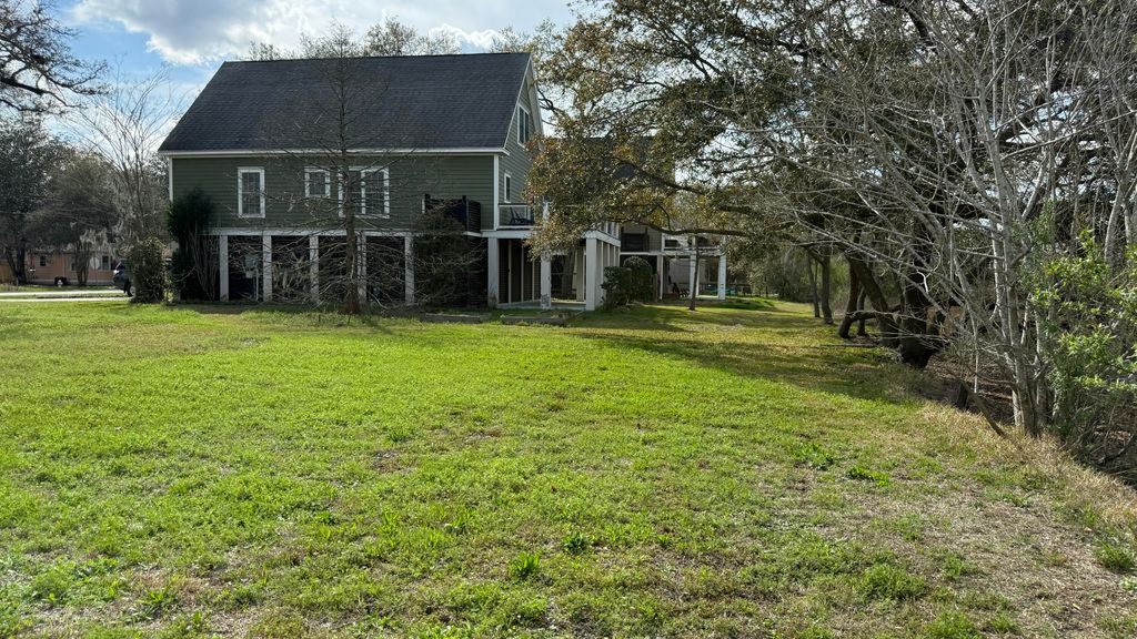 Image 31 of property listing at 1062 Glenshaw Street, North Charleston, SC 29405