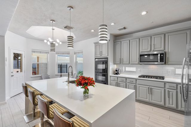 30 S Dulcet Hollow Circle, Spring, TX 77382