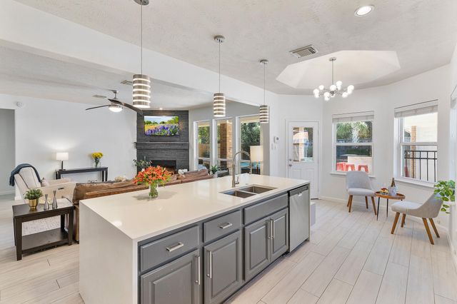 30 S Dulcet Hollow Circle, Spring, TX 77382