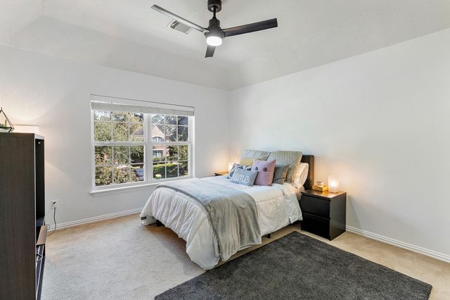 30 S Dulcet Hollow Circle, Spring, TX 77382