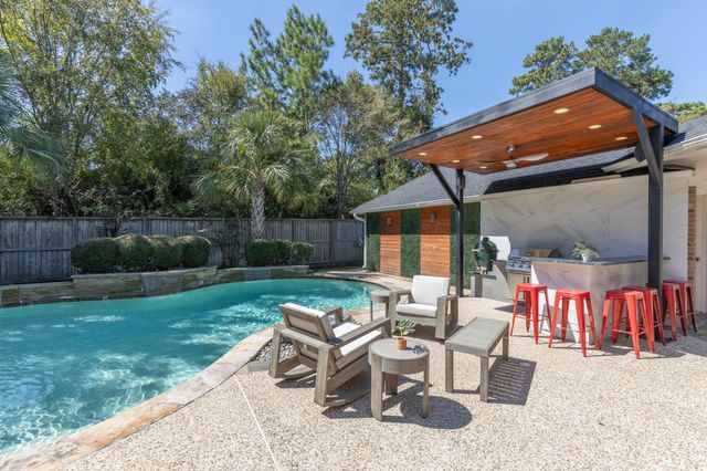 30 S Dulcet Hollow Circle, Spring, TX 77382