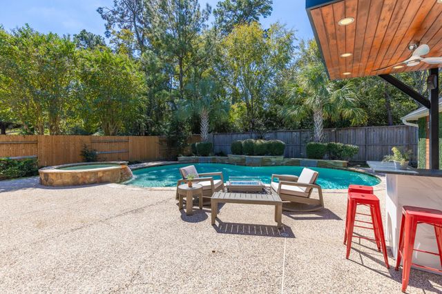30 S Dulcet Hollow Circle, Spring, TX 77382