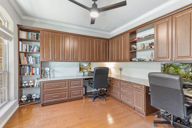 30 S Dulcet Hollow Circle, Spring, TX 77382