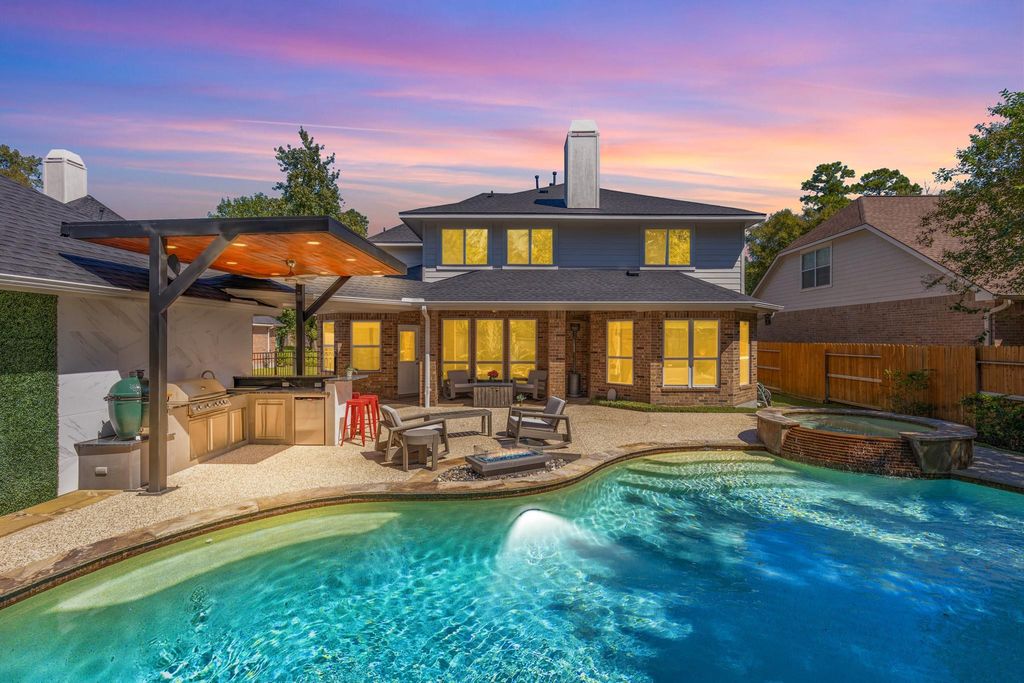 30 S Dulcet Hollow Circle, Spring, TX 77382