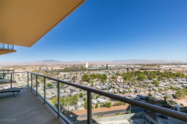 8255 Las Vegas Boulevard 1414, Las Vegas, NV 89123