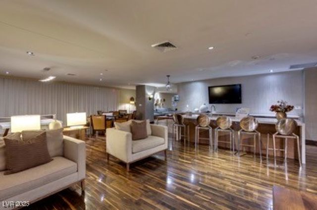 8255 Las Vegas Boulevard 1414, Las Vegas, NV 89123