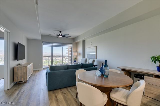 8255 Las Vegas Boulevard 1414, Las Vegas, NV 89123