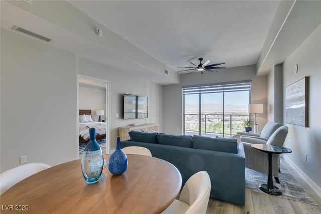 8255 Las Vegas Boulevard 1414, Las Vegas, NV 89123