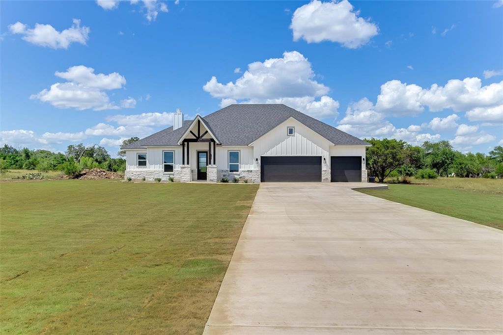 130 Draper LN, Bertram, TX 78605