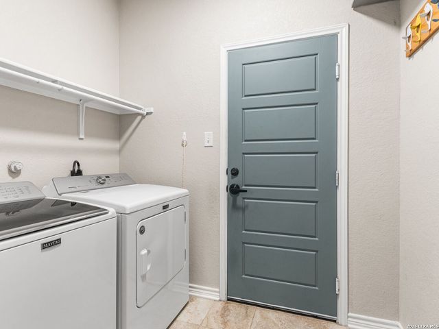 3358 Uresti Fields, Converse, TX 78109