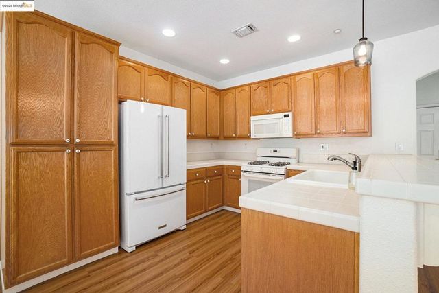 939 Centennial Dr, Brentwood, CA 94513