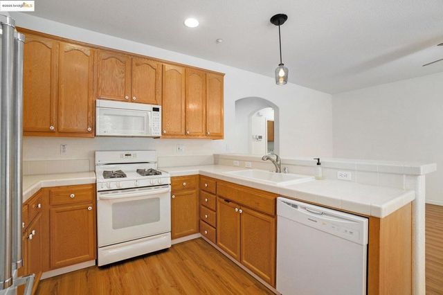 939 Centennial Dr, Brentwood, CA 94513