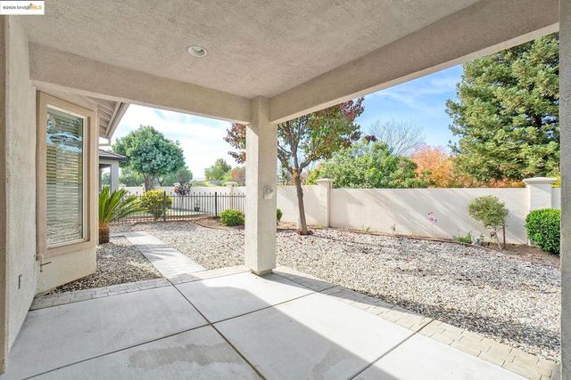 939 Centennial Dr, Brentwood, CA 94513