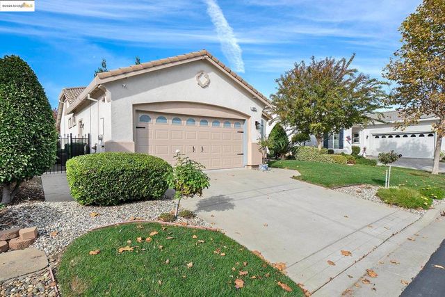 939 Centennial Dr, Brentwood, CA 94513