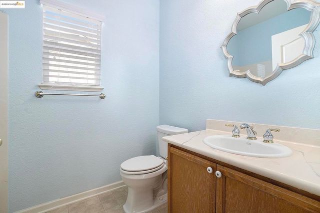 939 Centennial Dr, Brentwood, CA 94513