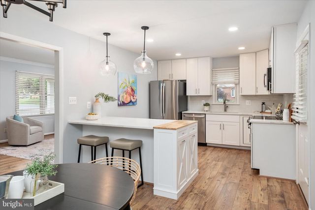 520 HARBOR DR, Annapolis, MD 21403