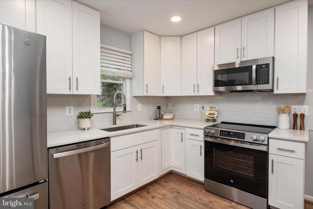 520 HARBOR DR, Annapolis, MD 21403